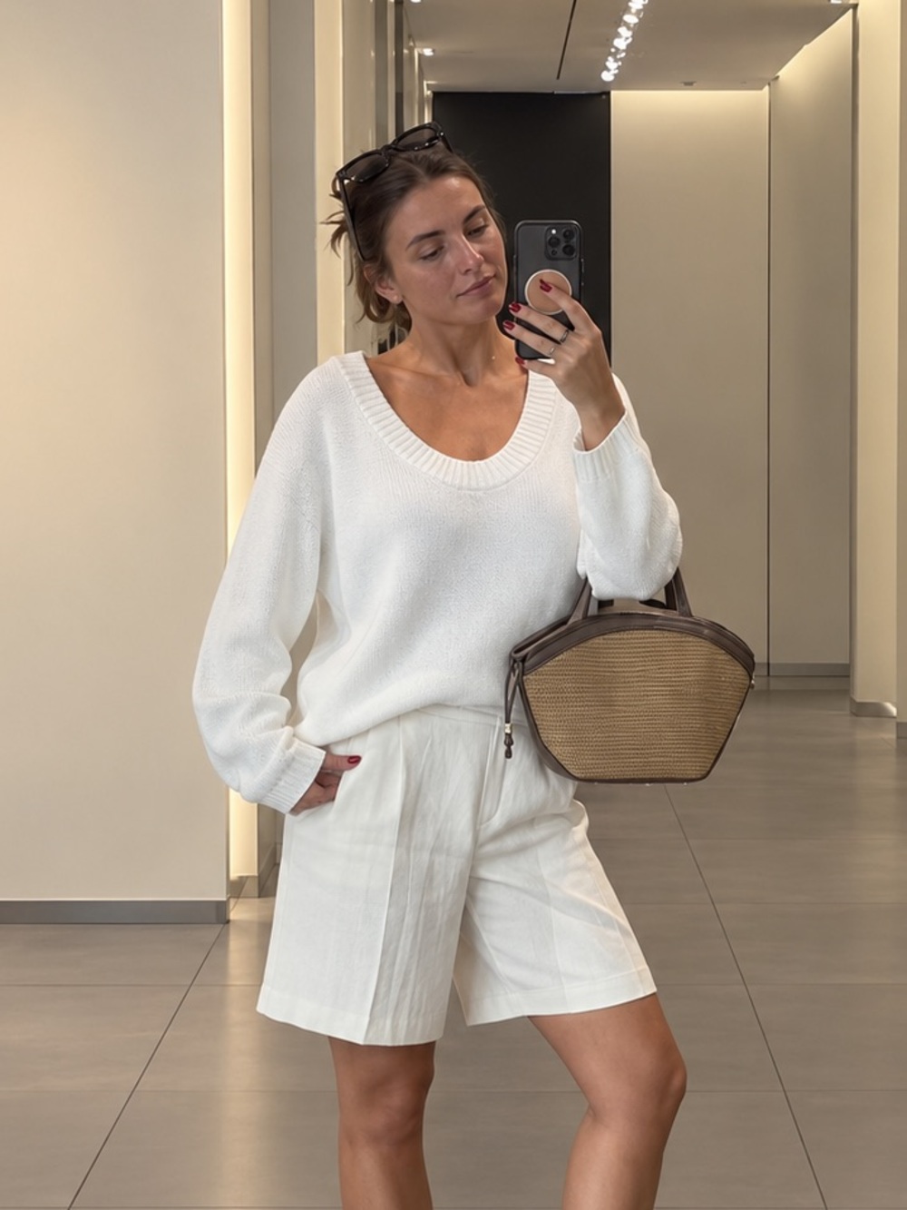 ZARA BNWT ROUND NECK KNIT SWEATER. WHITE 2142/123/250